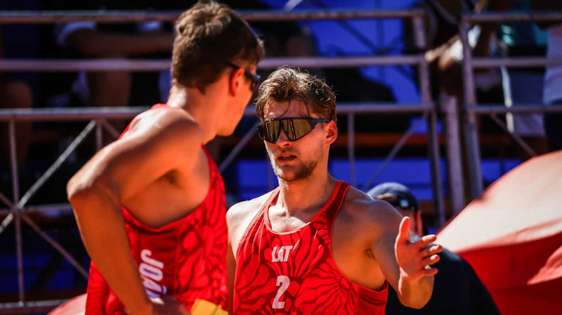 Ardis Bedrītis un Artūrs Rinkevičs. Foto: volleyballworld.com