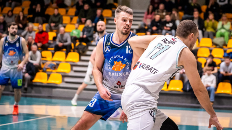 Nauris Bikovs aizsardzībā. Foto: Aleksandrs Lustix