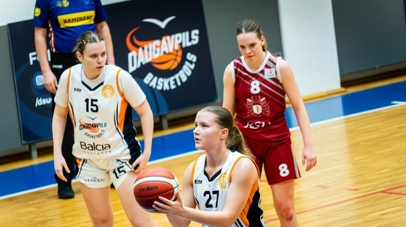 Simona Feldmane, Tamirise Simonova un Kristīne Hauka. Foto: Margarita Vigule