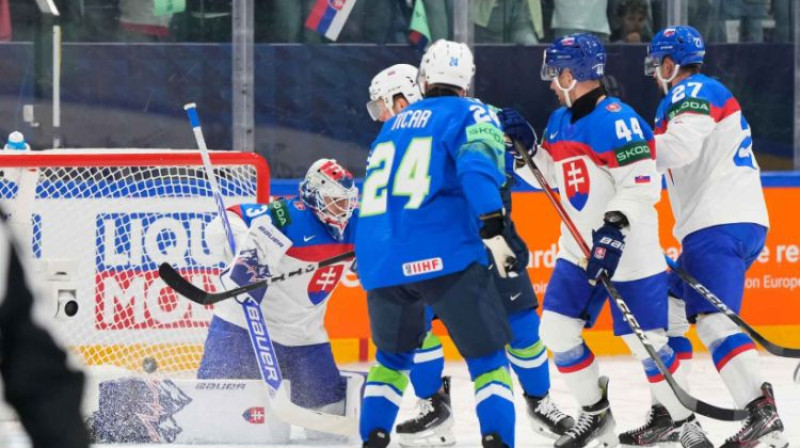 Roks Tičars (#24). Foto: IIHF