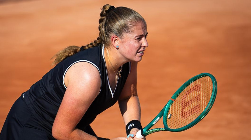 Aļona Ostapenko karstajā Parīzē. Foto: Jimmie48 / WTA