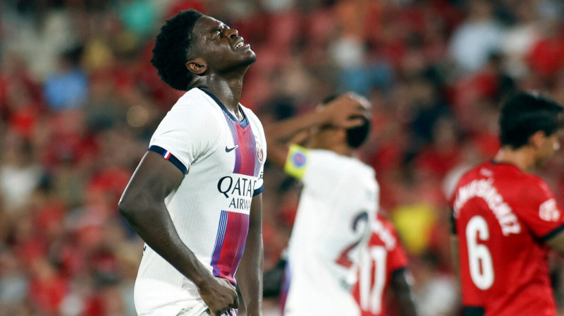 Parīzes "Saint-Germain" futbolisti pārbaudes spēlē Maljorkā. Foto: Jaime Reina/AFP/Scanpix
