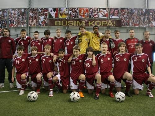 Ikauniekam "hat trick", U-16 futbolisti pieveic baltkrievus
