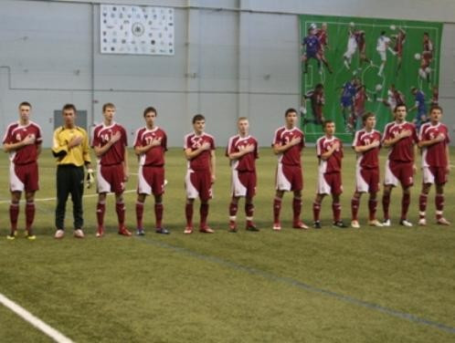 Latvijas U-19 futbolisti piekāpjas igauņiem