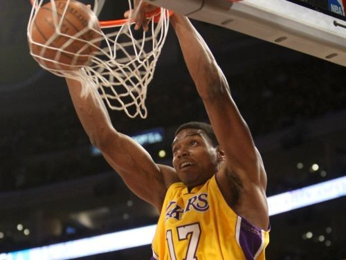 "Lakers" sodīs Bainamu