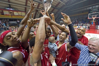 Nīderlandē basketbola galvaspilsēta joprojām Amsterdama