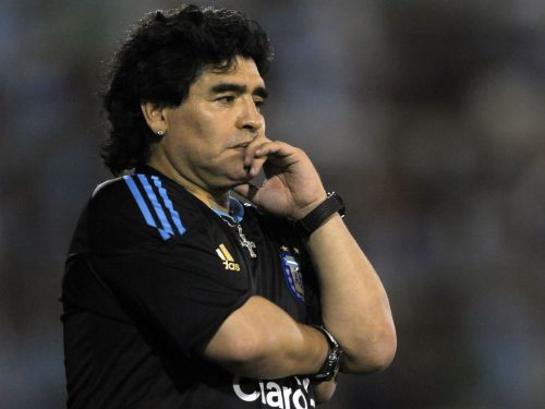 Maradona piedāvājis FIFA prāvu naudas summu