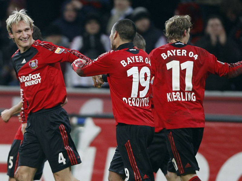 "Bayer 04" uzvar un atgriežas 1. vietā