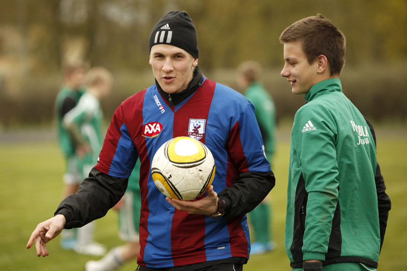 FK "Jelgava" futbolisti tiekas ar jauno spēlētāju paaudzi