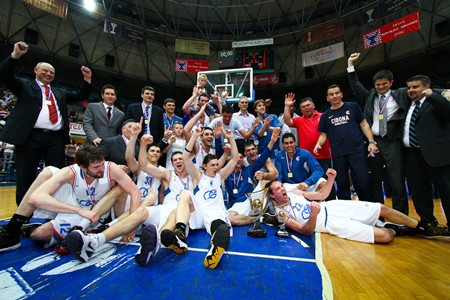 "Cibona" triumfē Horvātijā