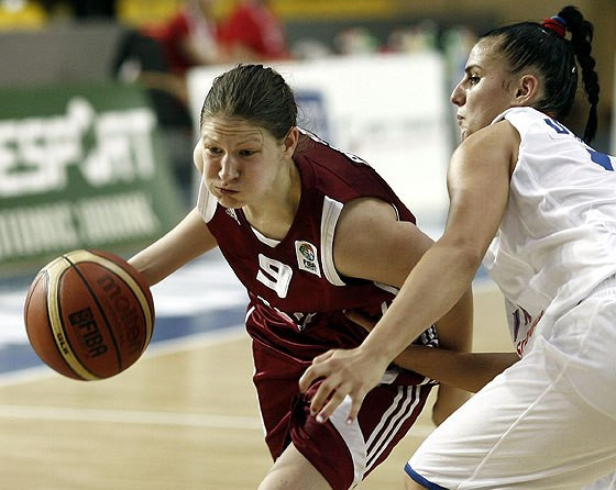 U20 meitenes pārliecinoši uzvar Lietuvu