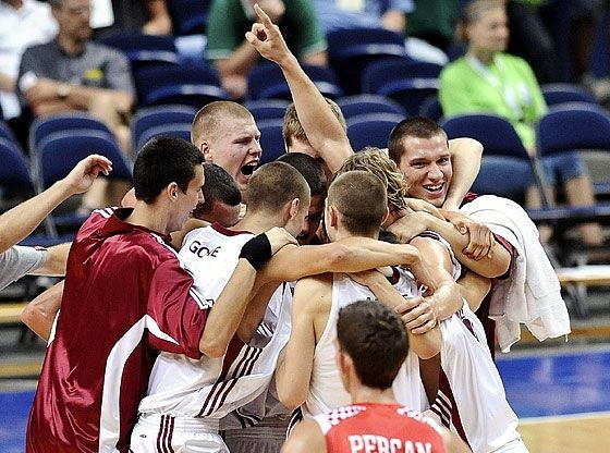 Basketbola mēnesī - basketbolisti pirmie