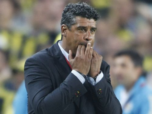 ''Galatasaray'', ''Besiktas'' atkal kapitulē; ''Bursaspor'' turpina nezaudēt