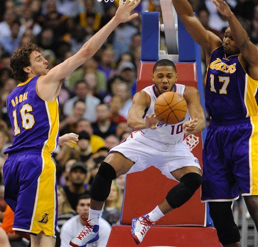 Losandželosas duelī pārāki "Clippers", "Spurs" pieveic "Nuggets"