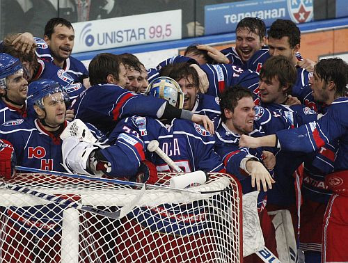 IIHF Kontinentālo kausu iegūst Minskas "Yunost"