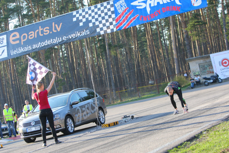 Autosportists Caune uzvar cīņā ar sprinteri Zālīti