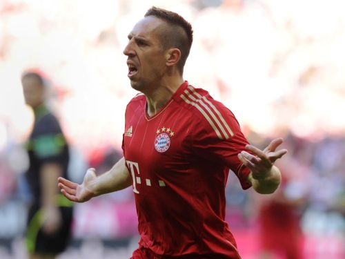 "Bayern" ne bez grūtībām notur uzvaru; "Schalke" spēlē neizšķirti