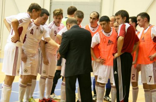 Neizšķirts pret Kipru; telpu futbola izlase iesoļo nākamajā kārtā!