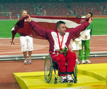 Aigars Apinis kļūst par trīskārtēju paralimpisko čempionu