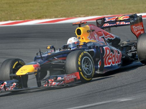 Hamiltons un Fetels ātrākie pirmajos treniņbraucienos