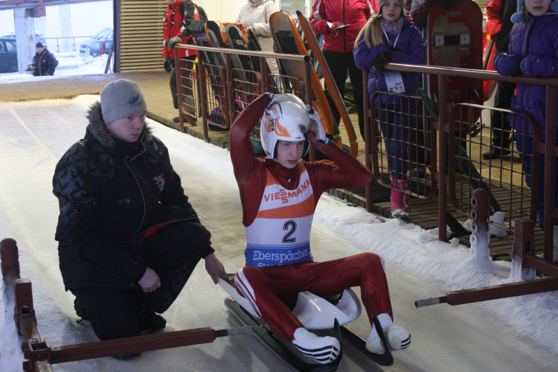 Jaunajiem kamaniņu sportistiem medaļas pasaules Izaicinājuma kausā