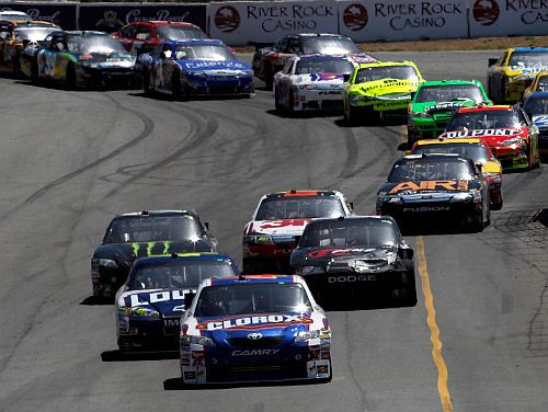 Žaks Vilnēvs atgriežas NASCAR