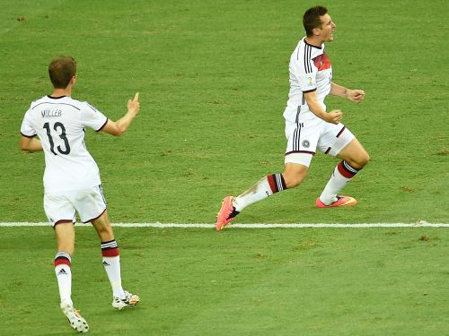 Kloze panāk Ronaldo, Vācija cīnās neizšķirti ar Ganu