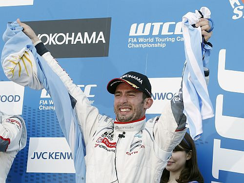 Pārspējot Mulēru un Lēbu, par WTCC čempionu debijas sezonā kļūst Lopess