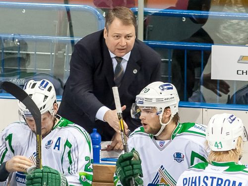 "Salavat Julajev" paziņo par trenera atlaišanu, pēc pāris stundām atkal atjauno amatā
