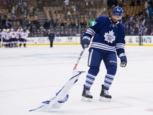 "Maple Leafs" jaunā trenera debijā ielaiž sešus vārtus pret "Capitals"