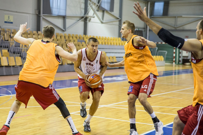 Bagatskis izvēlējies septiņus, treniņus neturpinās Blaus, Zaķis un Šmits