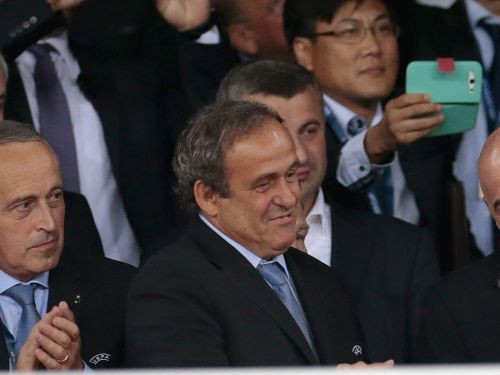 FIFA izmeklēs pret Platinī vērsto "nomelnošanas kampaņu"