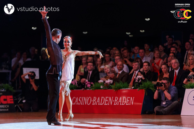 Latvijas sporta deju pāriem pieci fināli prestižajās “German Open Championships” sacensībās (video)