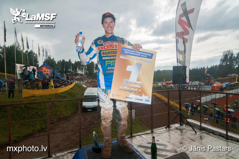 Latvijas čempiontitulu motokrosā MX1 un MX2 klasē izcīna igauņi