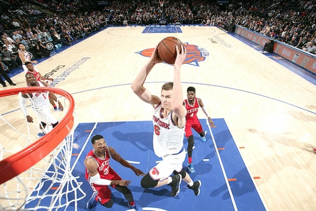Porziņģim un "Knicks" sezonas pirmā "kauja par Ņujorku"