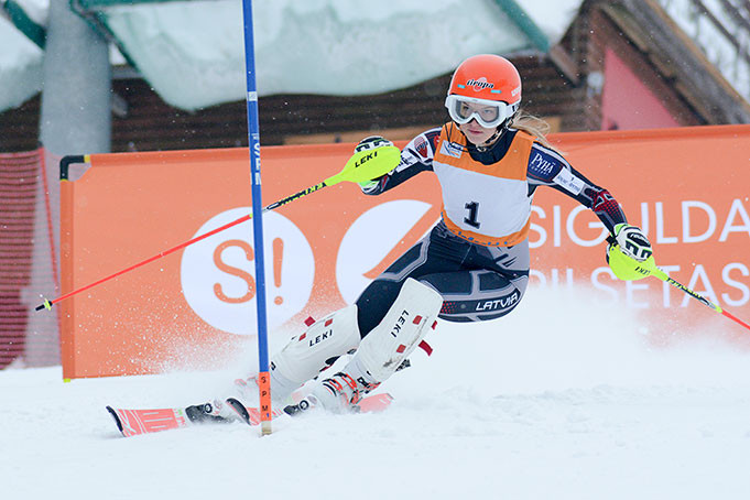 Gedrām divkārša uzvara LK un FIS sacensībās slalomā (video)