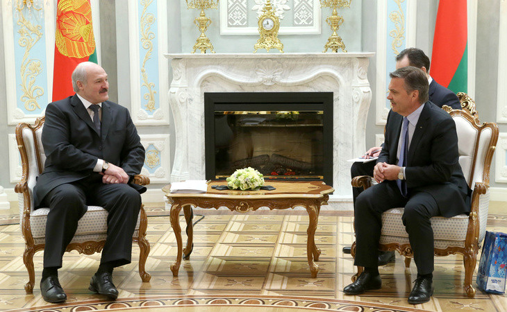 Lukašenko: "Mūsu funkcionāri ir mazliet aizēdušies"