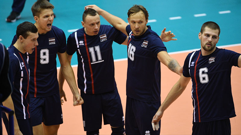 Kāpēc Latvijas volejbola izlase spēlē zilos kreklos?