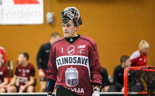 Latvijas izlases vārtsargs Blinds pārceļas uz spēcīgāko florbola līgu pasaulē