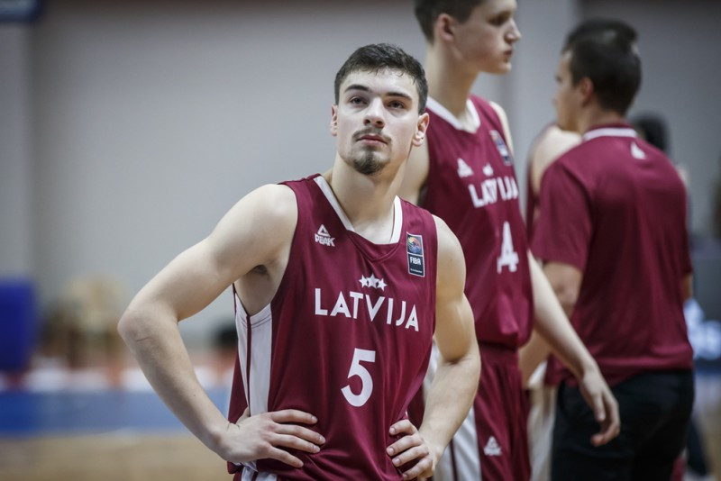 Latvijas U18 izlase izdzīvošanas zarā sāks pret zviedriem