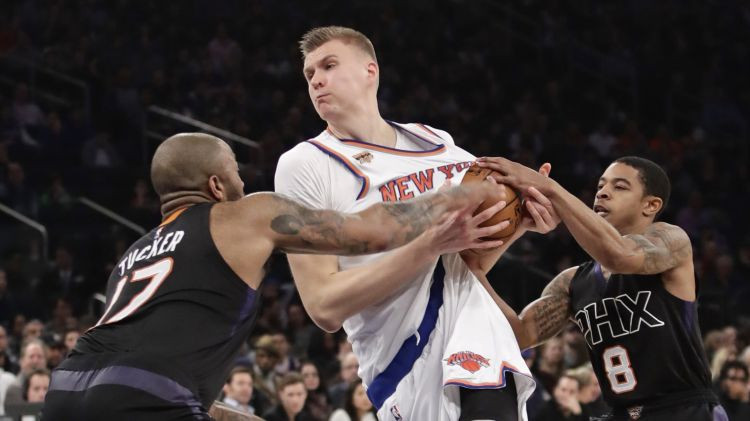 Porziņģis iemet 14, "Knicks" neveiksmes turpinās arī pret "Suns"