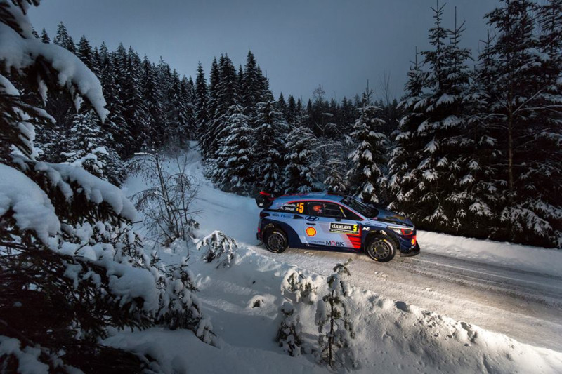 Zviedrijas WRC rallijā līderis Noivils, igaunis Tanaks trešais
