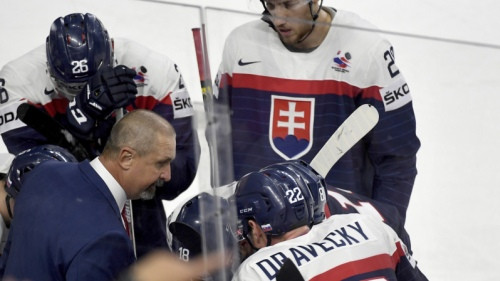 Karš slovāku hokejā: treneris un menedžeris kritizē prezidentu un briesmīgos apstākļus