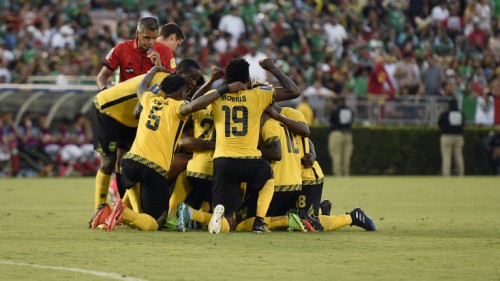 Jamaika ar tiešo brīvsitienu izrauj uzvaru un negaidīti iekļūst Zelta kausa finālā