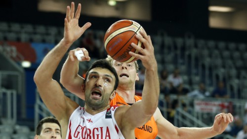 NBA čempions Pačulija atgriežas treniņos, taču vēl nav drošs par dalību finālturnīrā