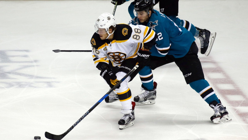 Čehs Pastrņāks nespēj vienoties ar "Bruins" un varētu doties uz KHL