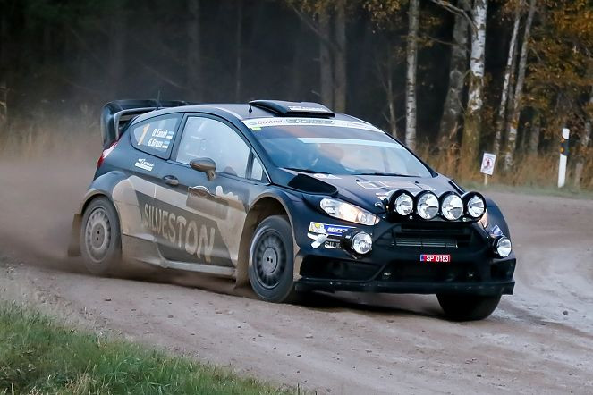 WRC zvaigzne Tanaks vadībā Sāremā rallijā pēc pirmās dienas