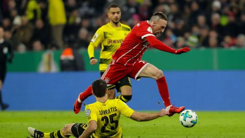 "Bayern" notur uzvaru un izslēdz Dortmundi no kausa