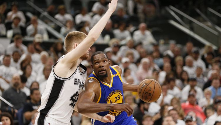 "Spurs" zaudē Ņūorleānai un "play-off" pirmajā kārtā spēlēs pret "Warriors"