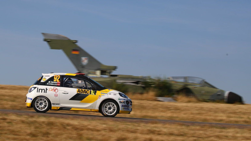 Sesks uzvar trijos WRC ātrumposmos pēc kārtas
